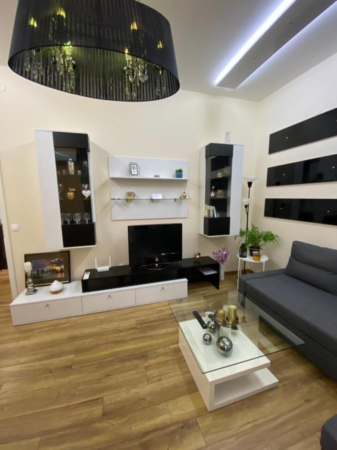 Cozy Apartment In Downtown Sofia - Tsar Samuil Street Buitenkant foto